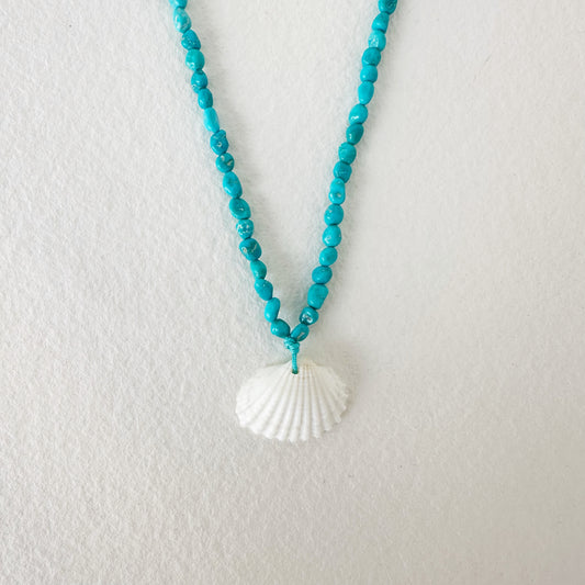 Collar Turquesas y Concha Colgante