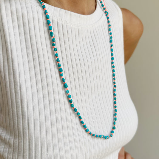 Collar Largo Turquesas Naturales y Cordón Naranja Fosforito