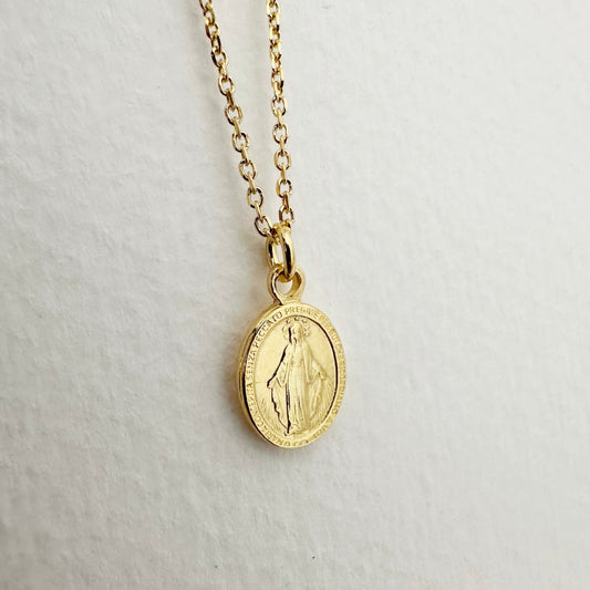Collar Virgen Milagrosa con Baño de Oro