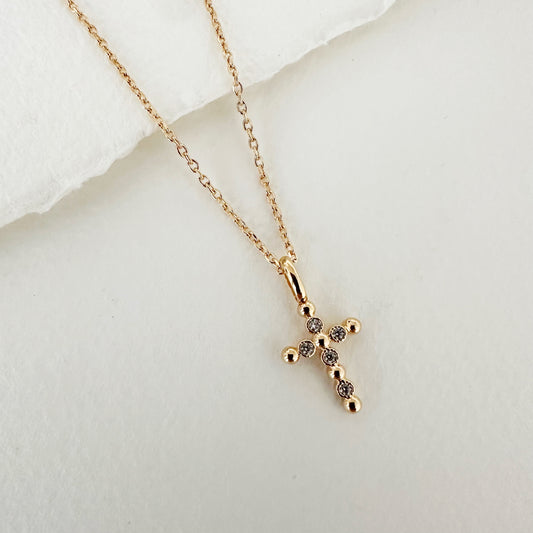 Collar con Cruz de Bolitas y Circonitas Blancas con Baño de Oro