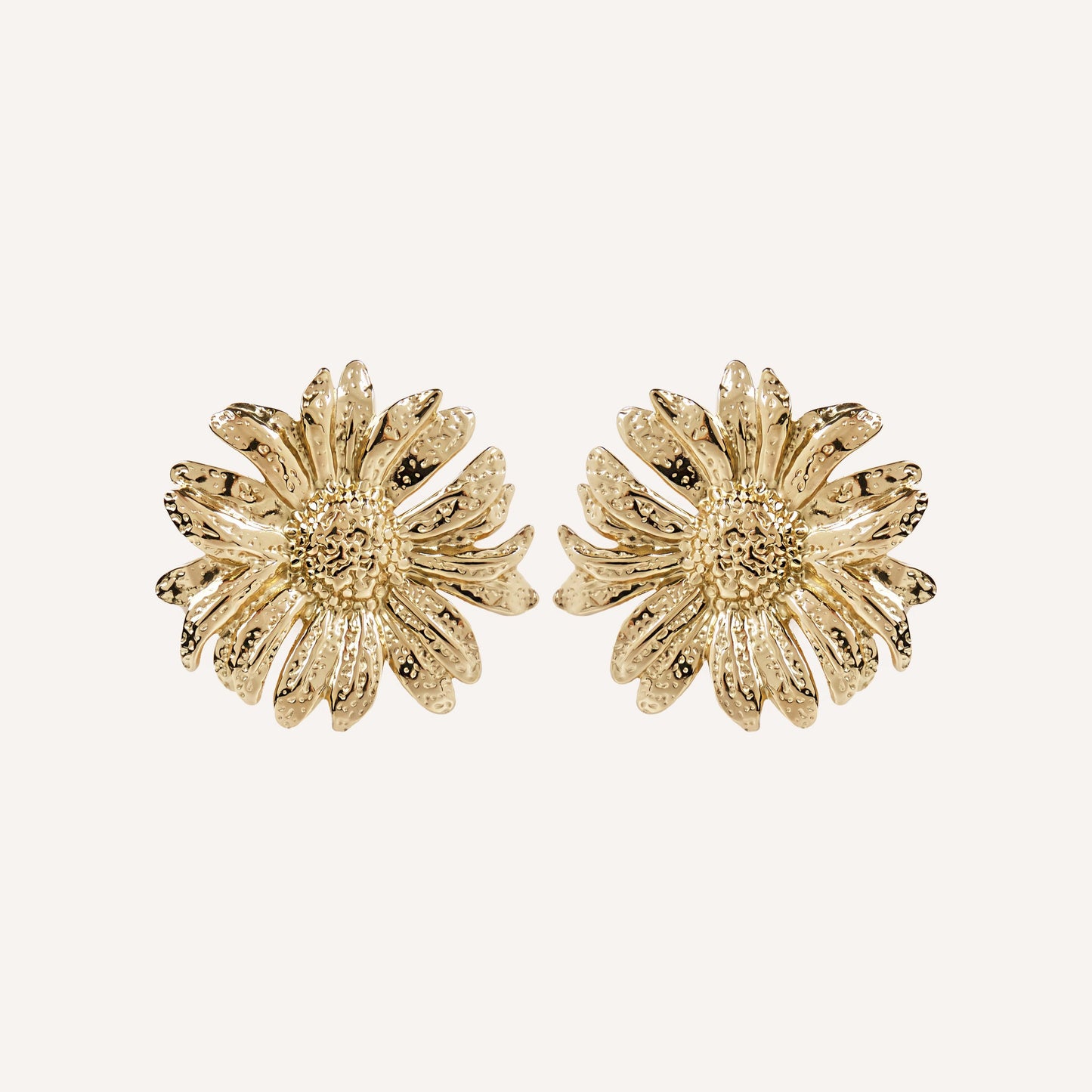 Pendientes Margarita con Baño de Oro