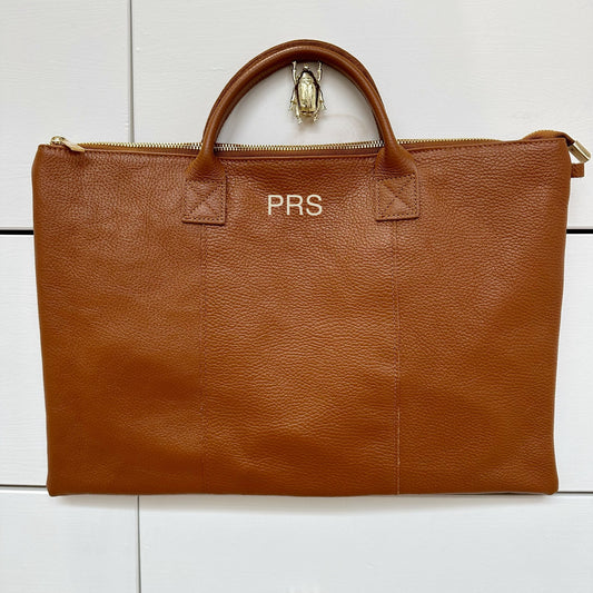 Maletín de Piel para Ordenador Personalizado con Iniciales Color Camel