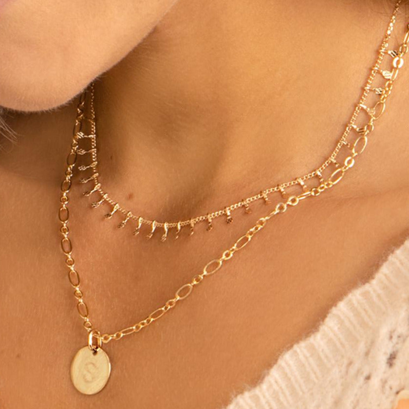 Collar Personalizado con Cadena Alternada Fina y Medalla Pequeña con Baño de Oro