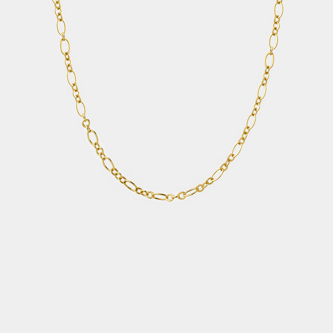 Collar con Cadena Alternada Fina con Baño de Oro