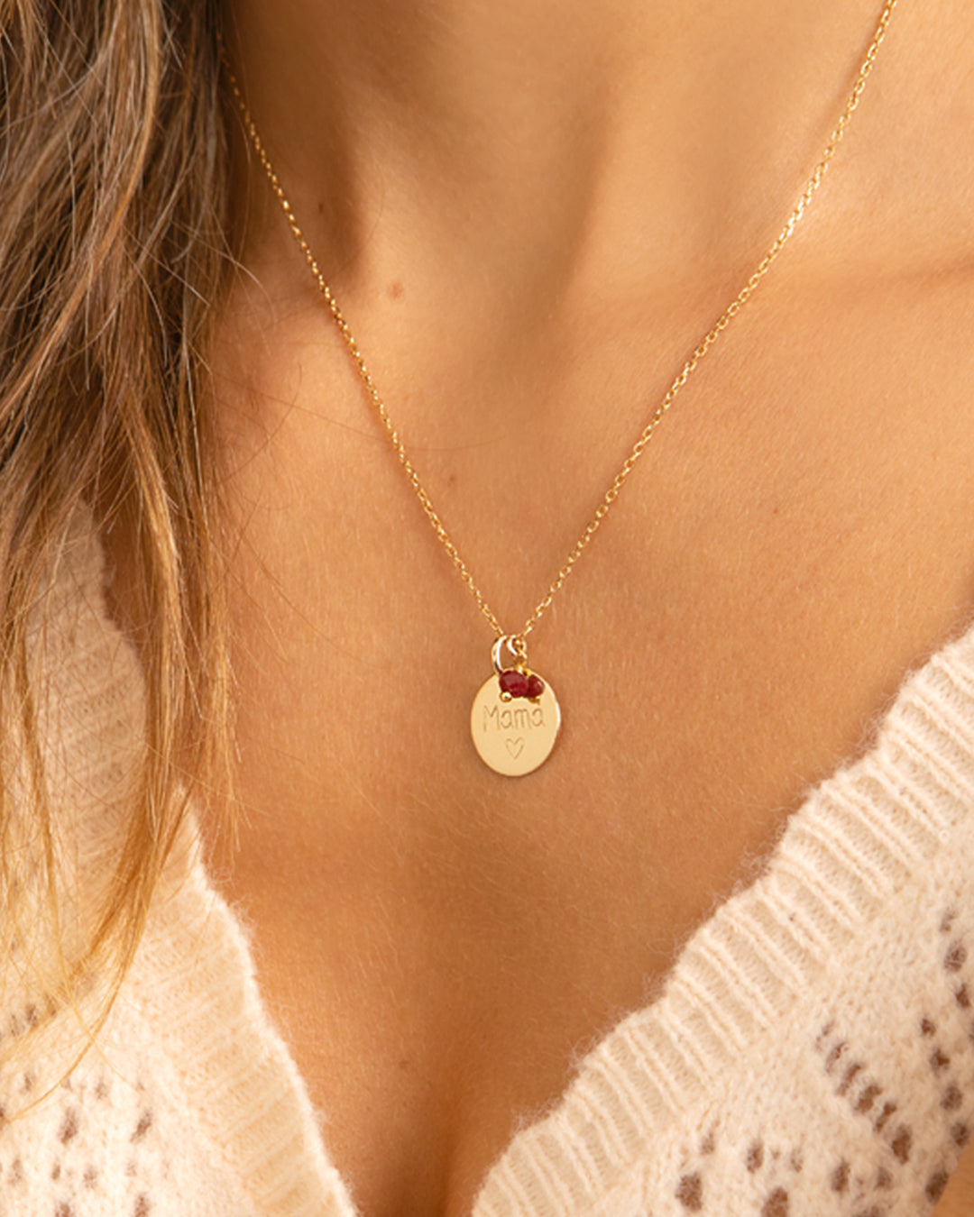 Collar Personalizado con Medalla Mediana con baño de Oro grabada y Piedra