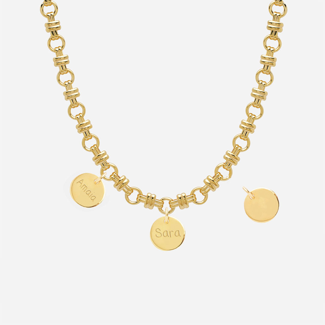 Añadir Medalla Mediana con Baño de Oro a Pulsera o Collar