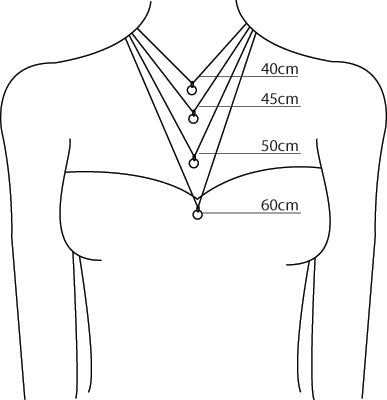 Collar Personalizado con 3 Medallas Pequeñas con Baño de Oro