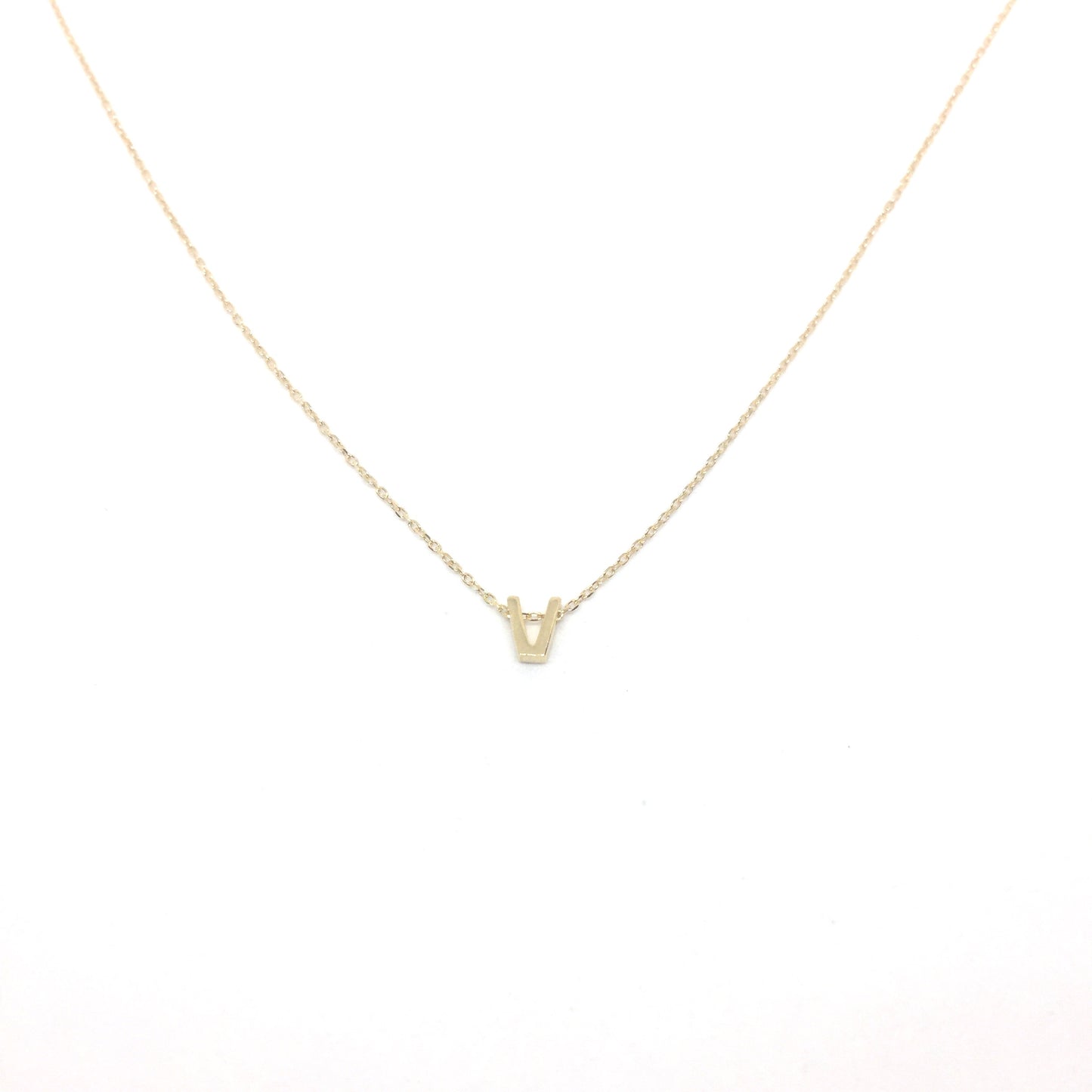 Collar con inicial de Plata con Baño de oro V