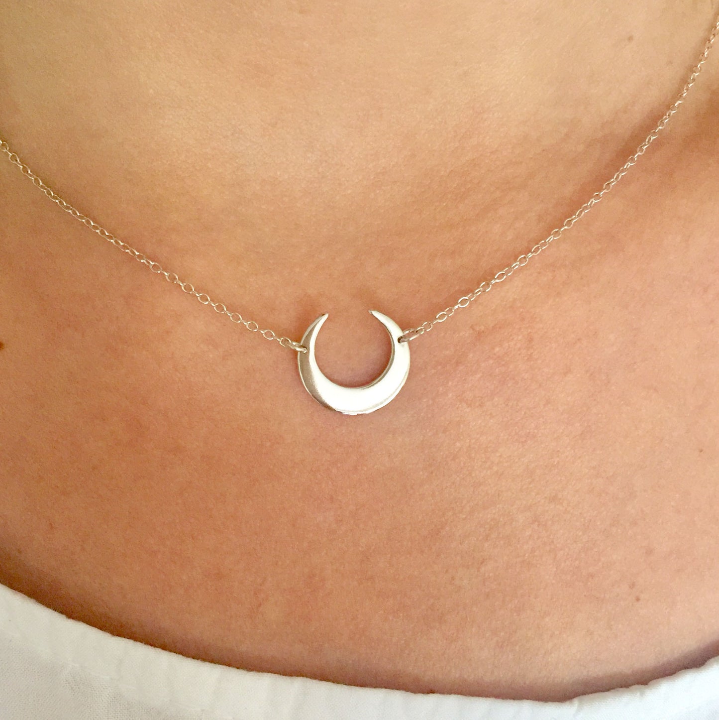 Collar Lunita de Plata_modelo