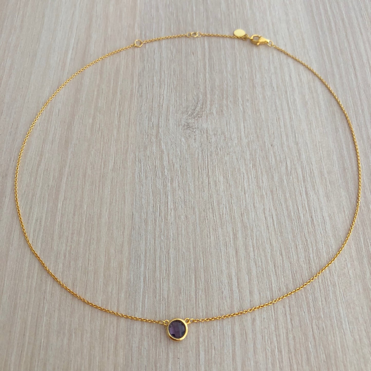 Collar de Plata con Baño de Oro y Piedra Semipreciosa Morada_