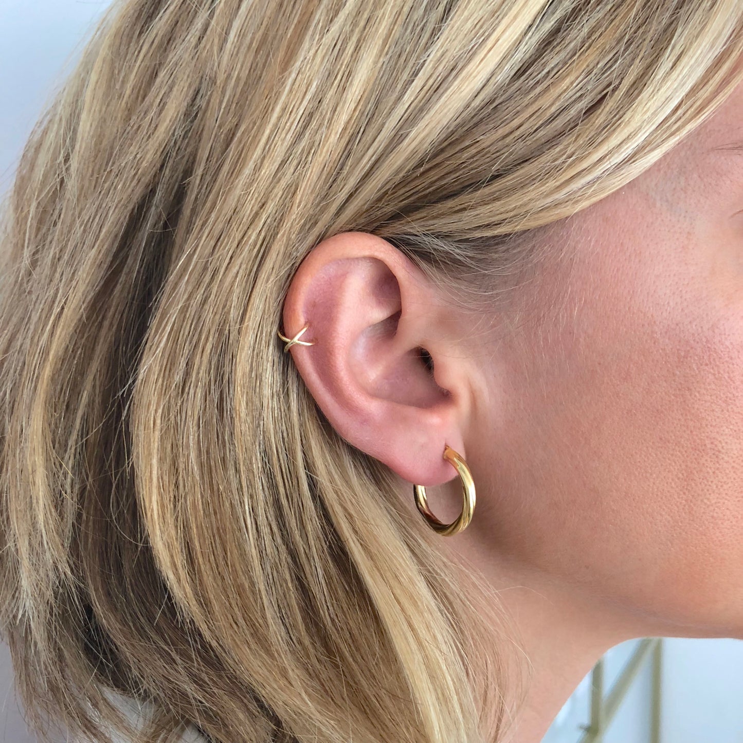 Pendiente Ear Cuff cruzado de Plata con Baño de Oro