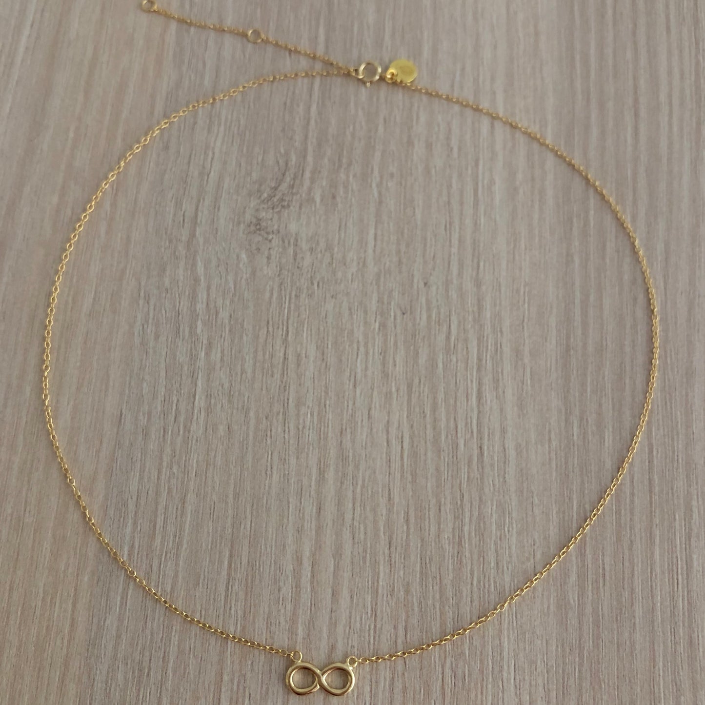 Collar Infinito de Plata con Baño de Oro