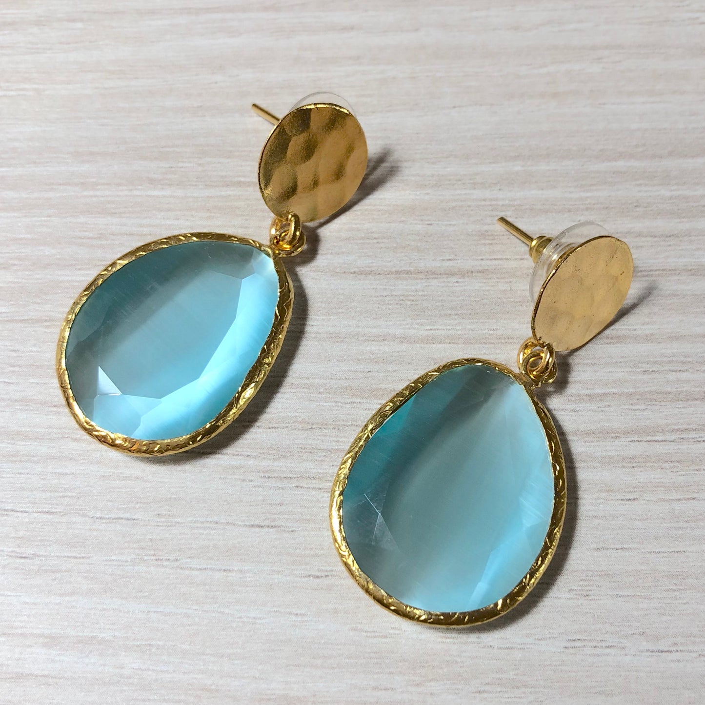 Pendientes Medianos Piedra colgante Azul Claro