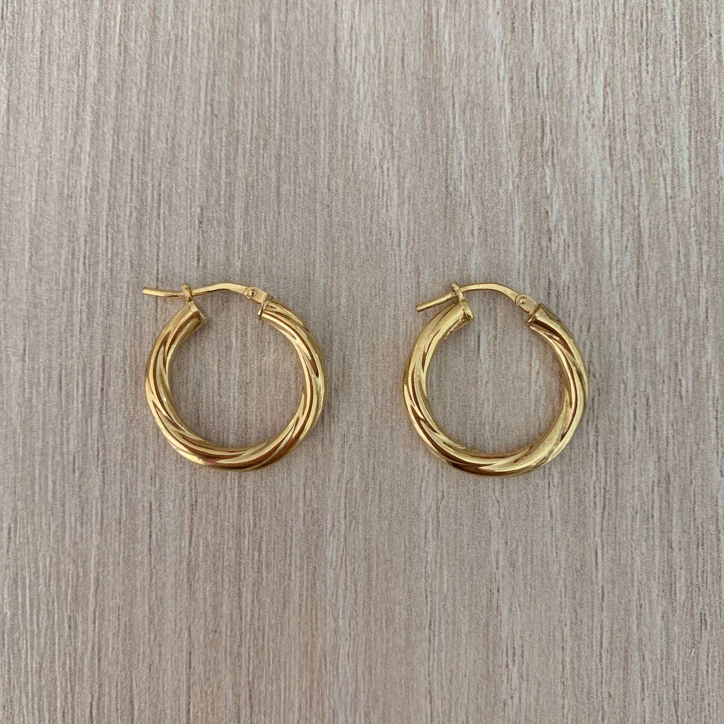 Pendientes Aro Fino Rizado de Plata con Baño de Oro