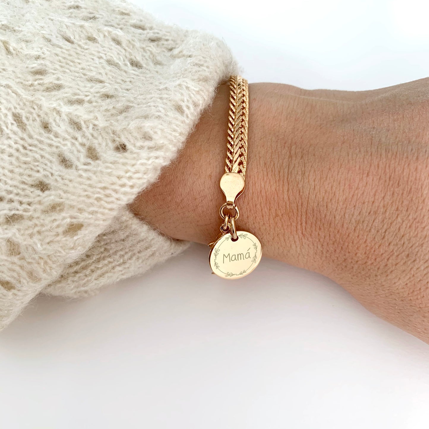 Pulsera Personalizada con Cadena Espiga con Baño de oro con una medalla