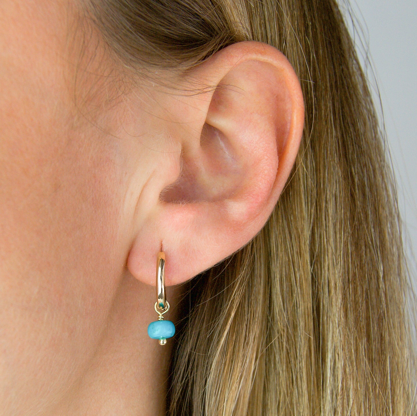 Pendientes Arito con Baño de Oro y Piedra Turquesa