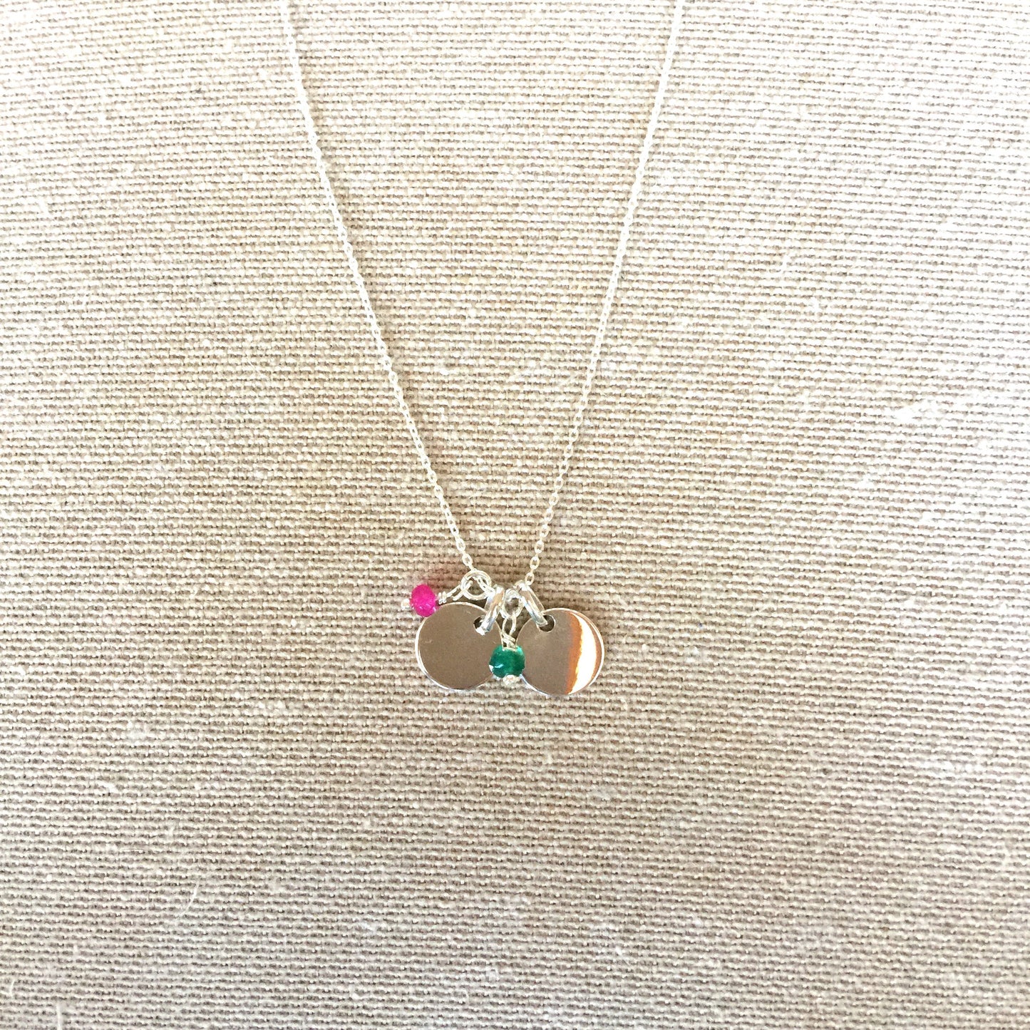 Collar Personalizado con 2 Medallas Pequeñas de Plata Y Piedras