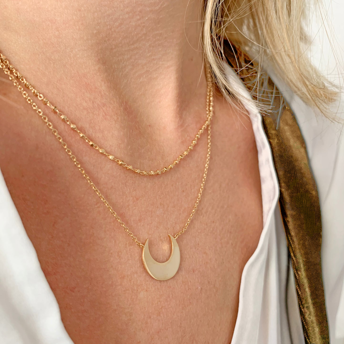 Collar Luna con Baño de Oro