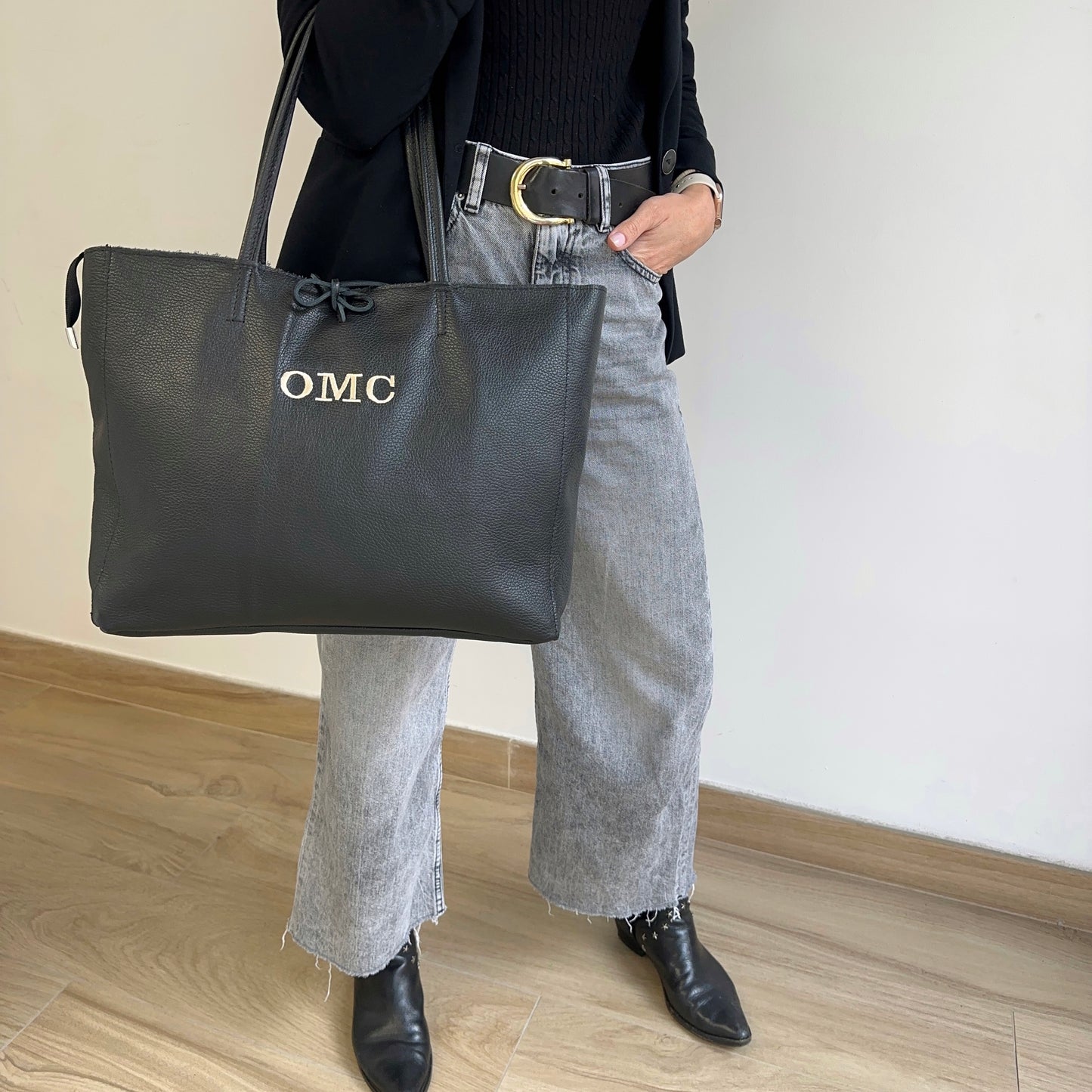 Bolso Shopping Negro de Piel Personalizado con Iniciales