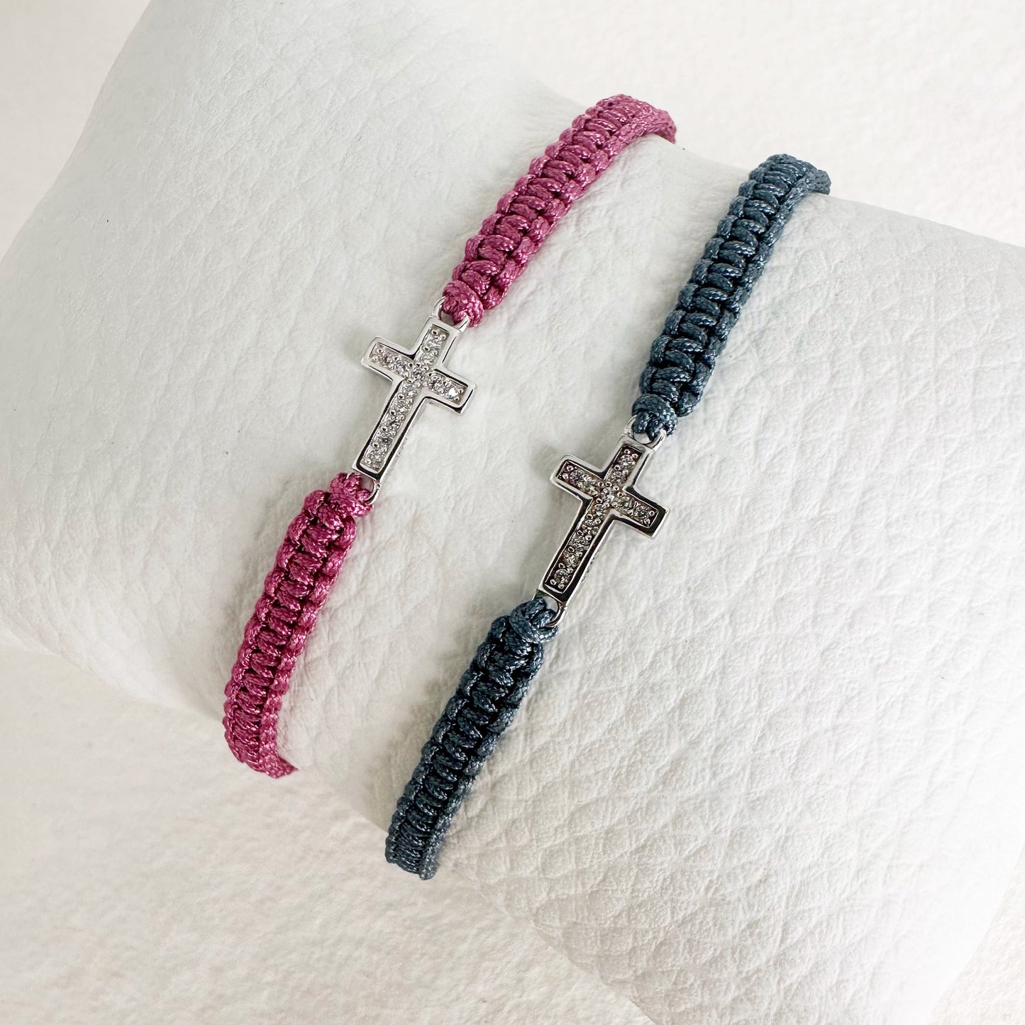 Pulsera Cruz Plata Y Circonitas Macramé