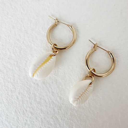 Pendientes Arito con Baño de Oro y Concha Cogante