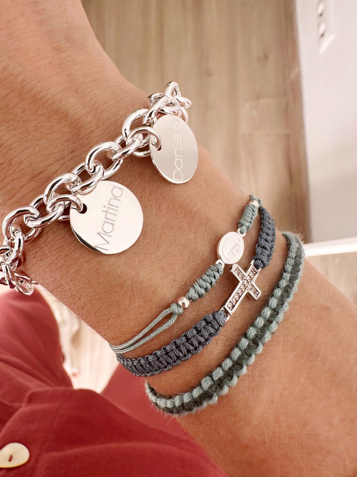 Pulsera Cruz Plata Y Circonitas Macramé