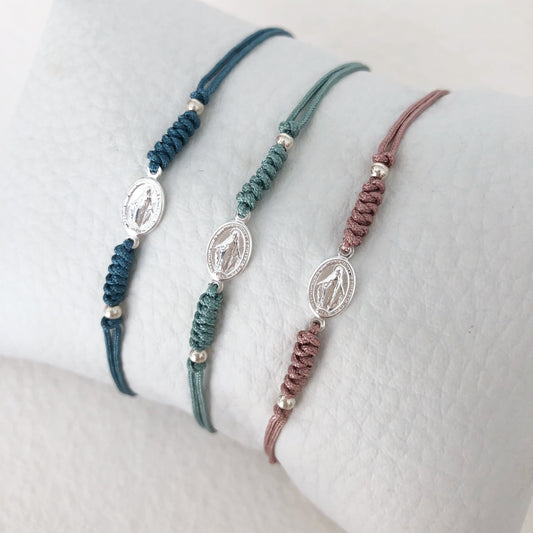 Pulsera Milagrosa de Plata y Cordón con Nudos Ajustable