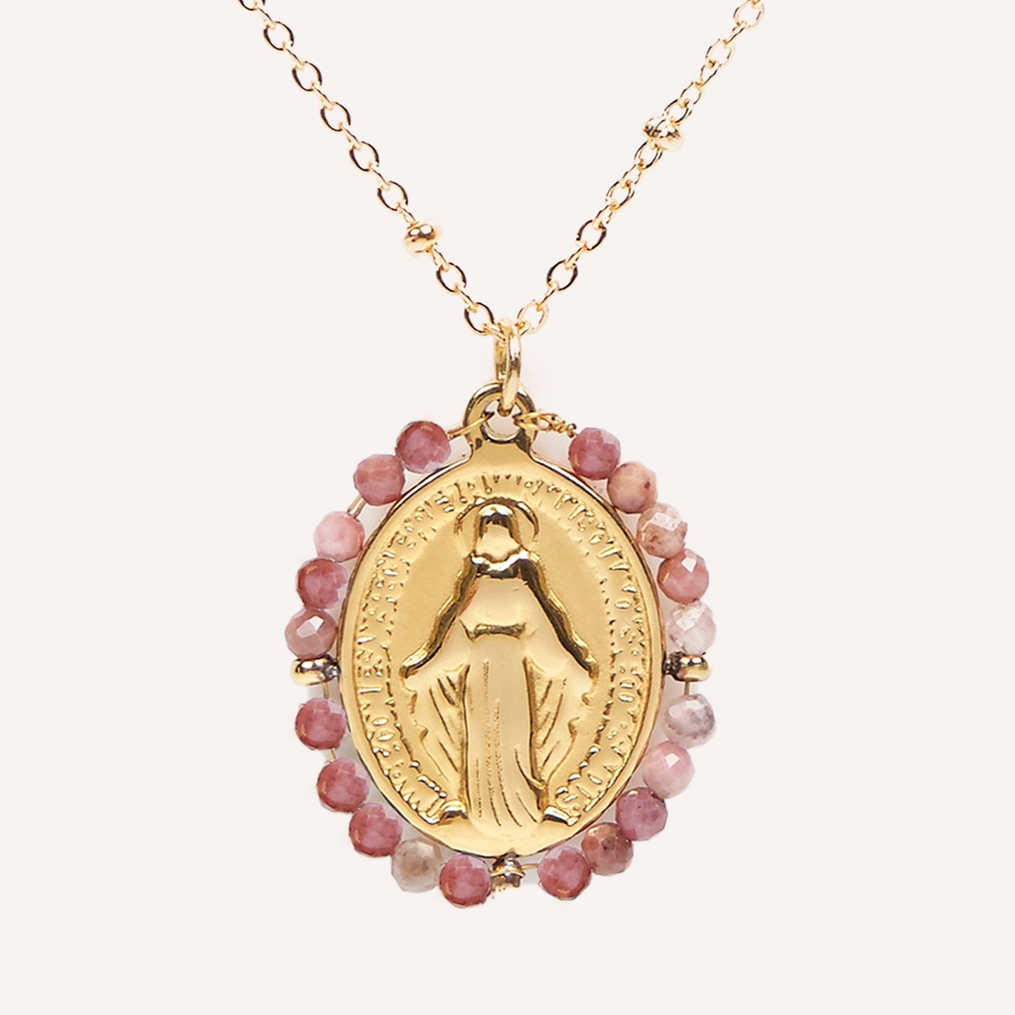 Collar Virgen Milagrosa con Piedras Rosas Alrededor con Baño de Oro