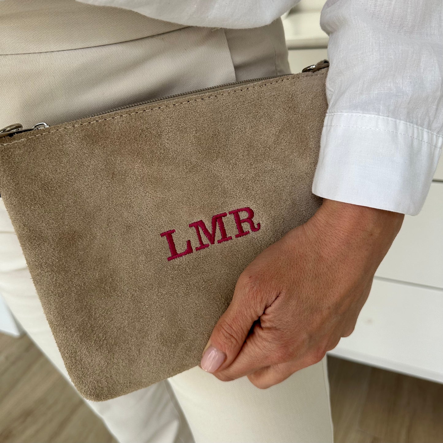 Bolso Personalizado con Iniciales Clutch Serraje Beige con Bandolera