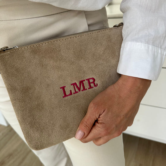 Bolso Personalizado con Iniciales Clutch Serraje Beige con Bandolera