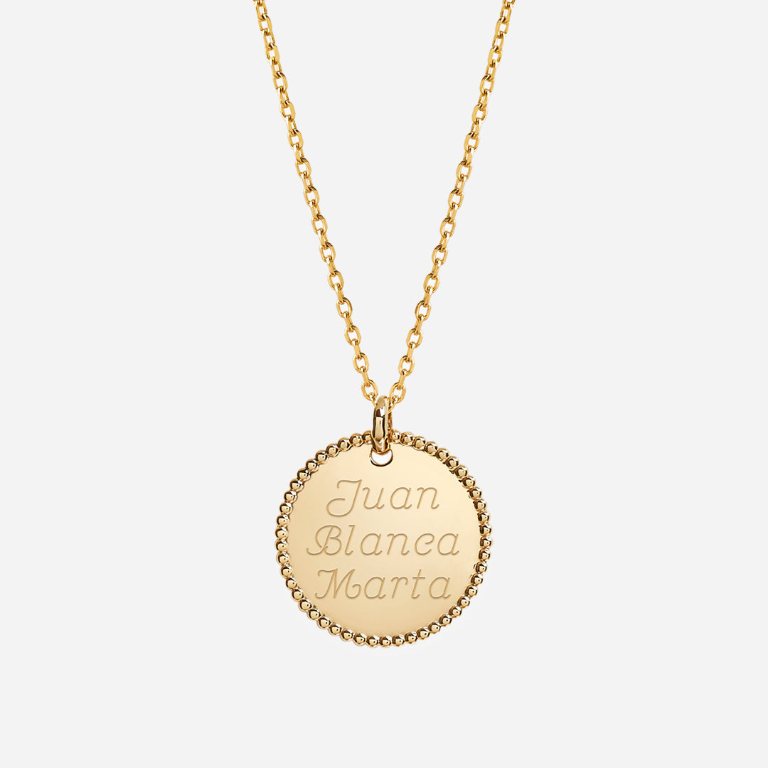Collar con Medalla contorneada con baño de Oro Personalizado con Inicial