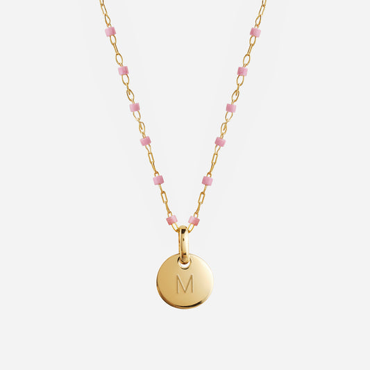 Collar Personalizado con Medalla Pequeña y Cadena de Bolitas Rosas con Baño de Oro