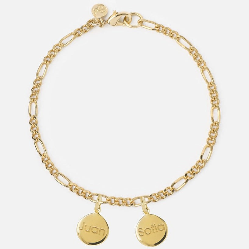 Pulsera Personalizada con Cadena Figaro con Baño de oro y dos medallas