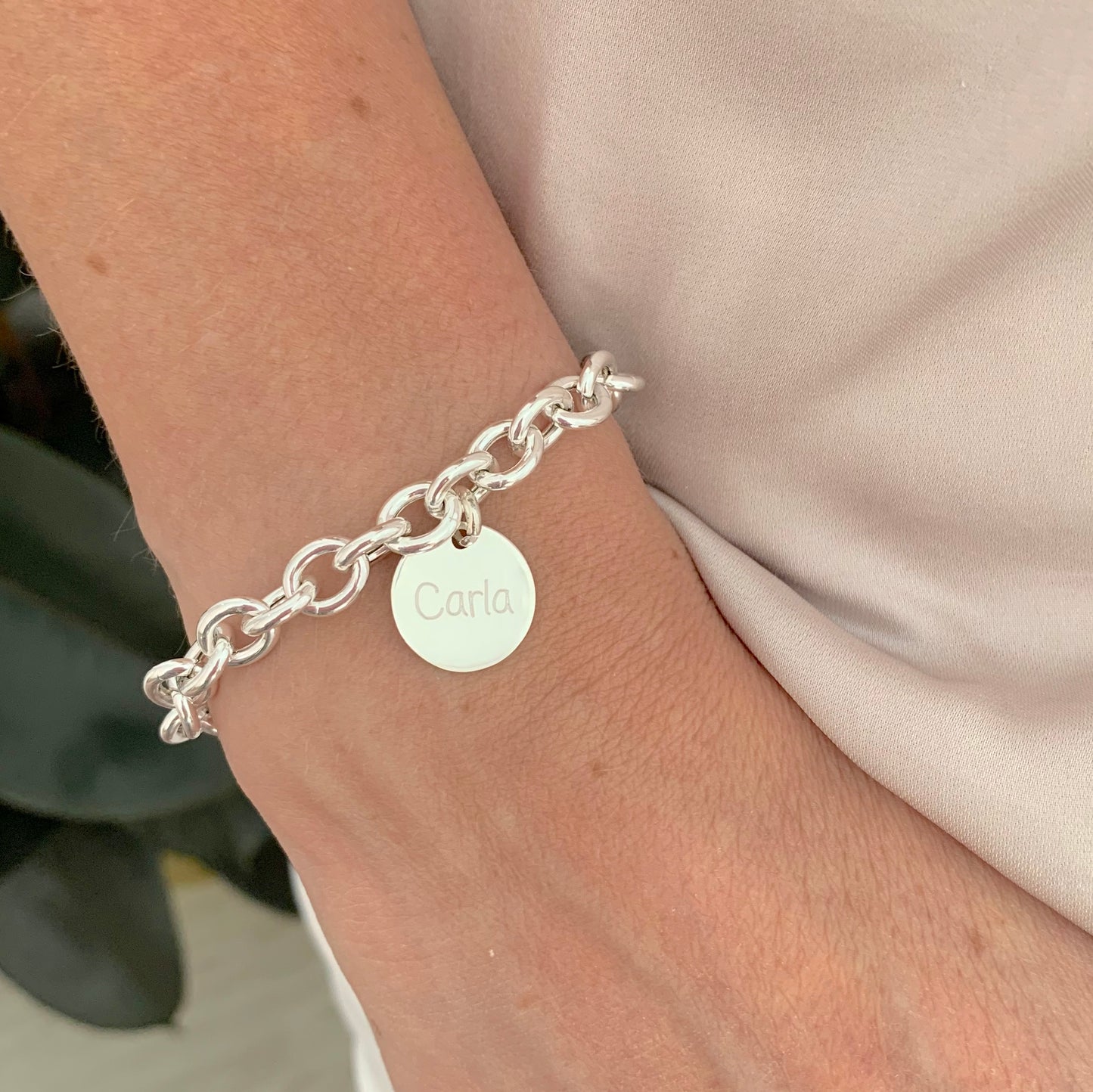 Pulsera Personalizada con Cadena Gruesa de Plata con cuatro medallas