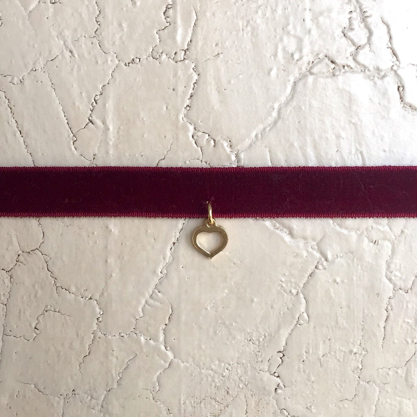 Chocker de terciopelo y Corazón de Plata con Baño de Oro