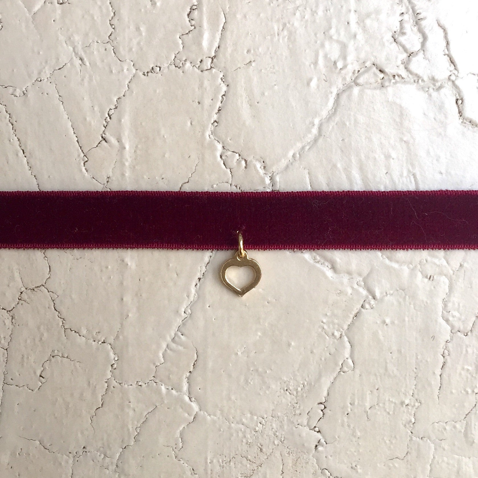 Chocker de terciopelo y Corazón de Plata con Baño de Oro