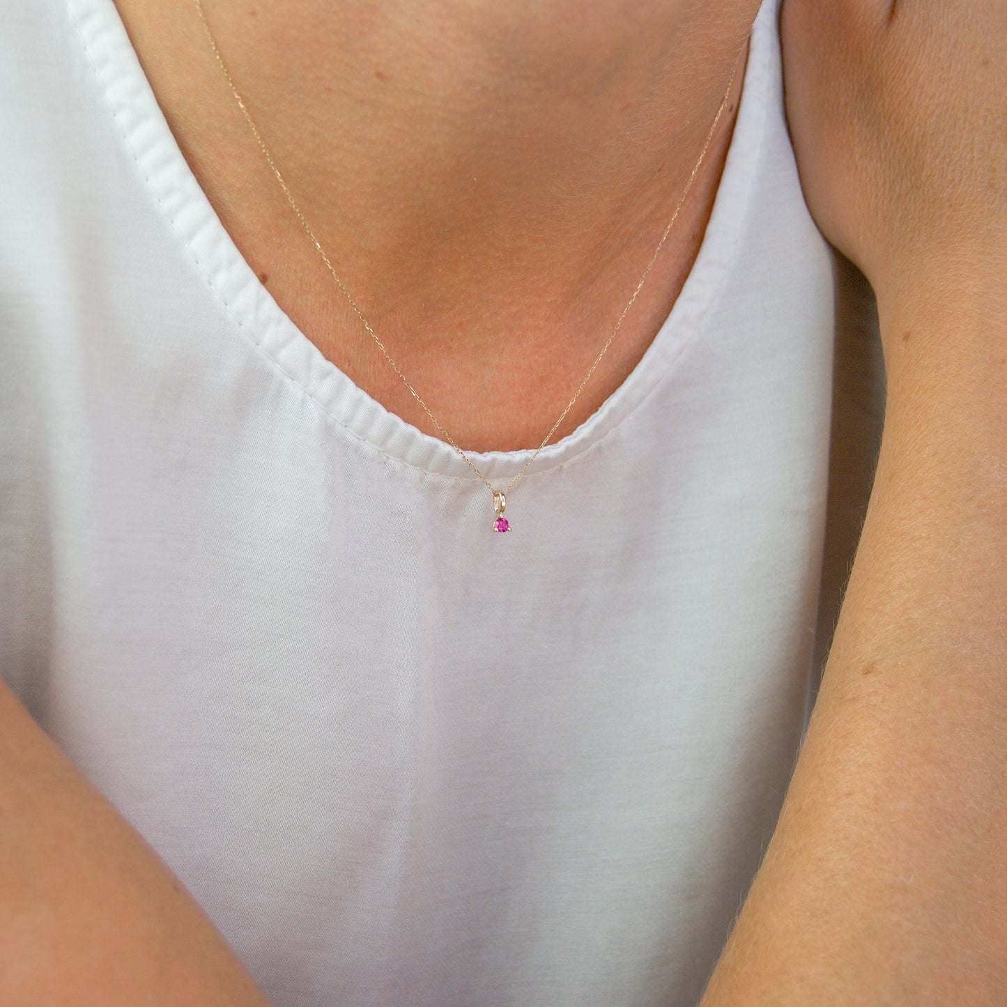 Collar de Oro con Circonita de Color de 3mm