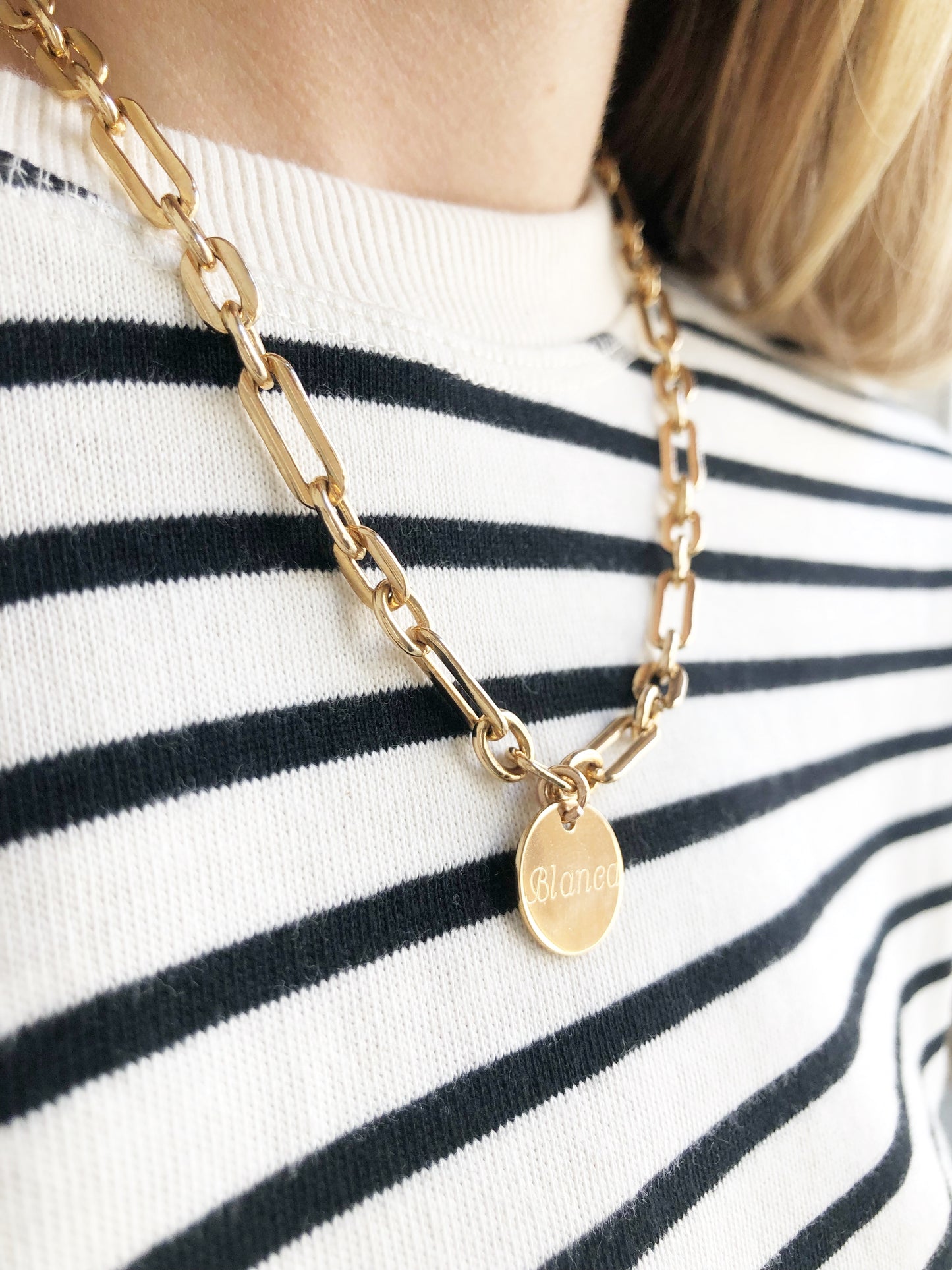 Collar Personalizado con Cadena Alternada con Baño de oro y una medalla