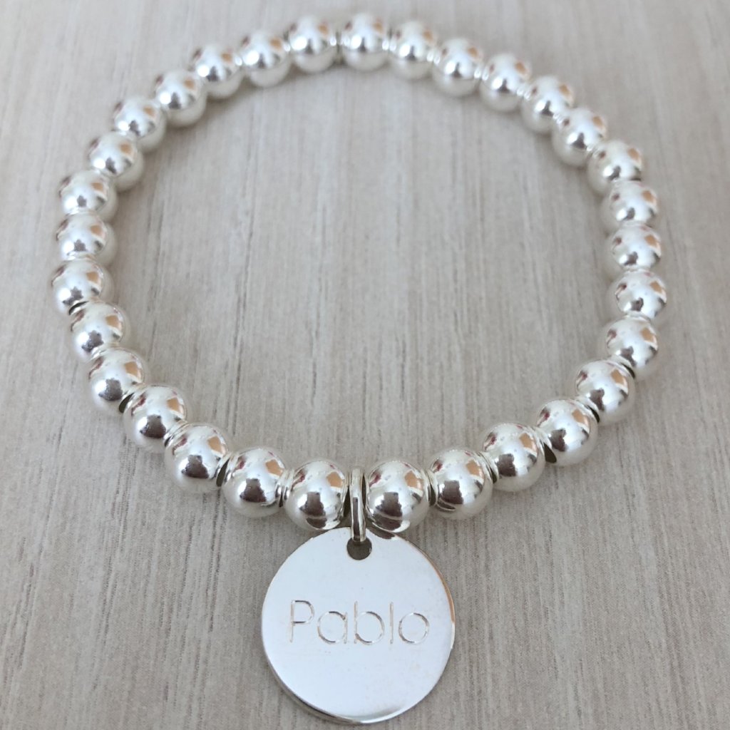 Pulsera Personalizada con Bolitas de Plata Grandes con una medalla