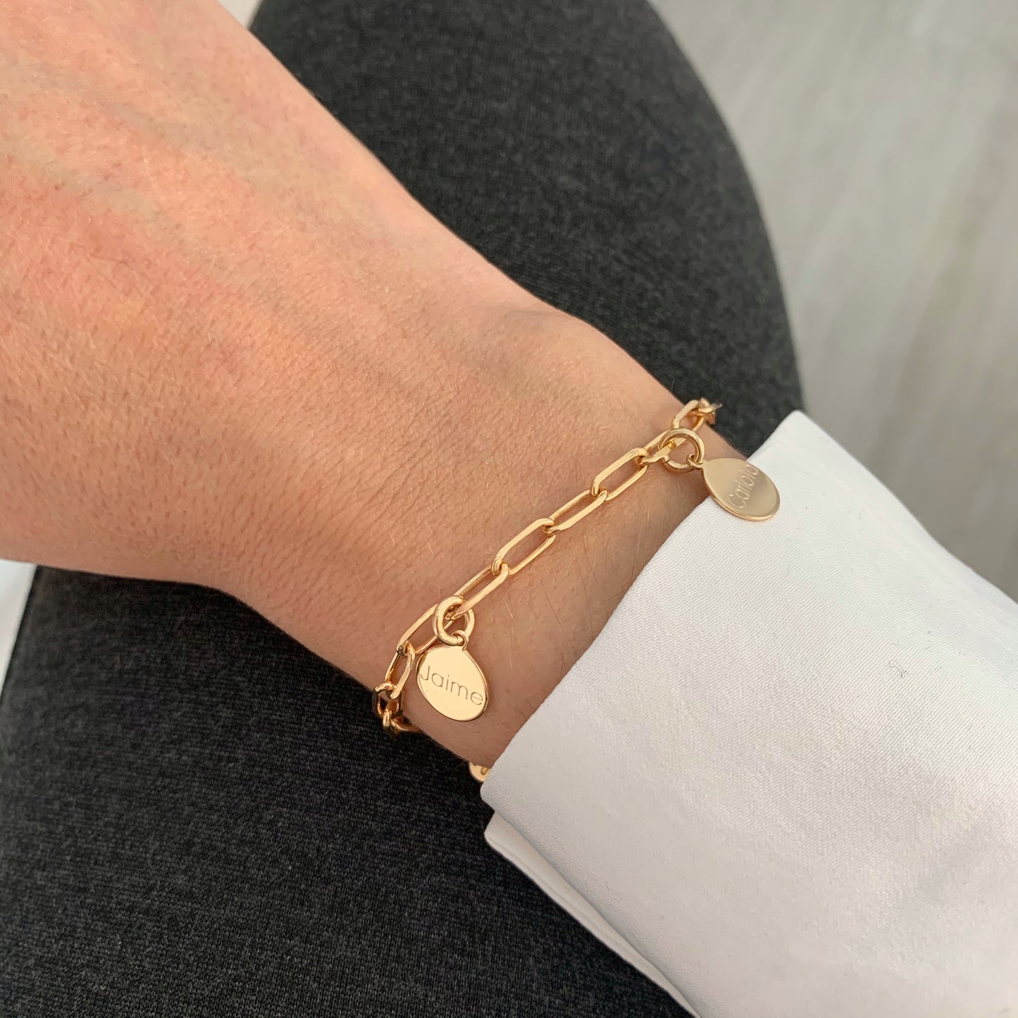 Pulsera Personalizada con Cadena Alargada con Baño de oro y una medalla