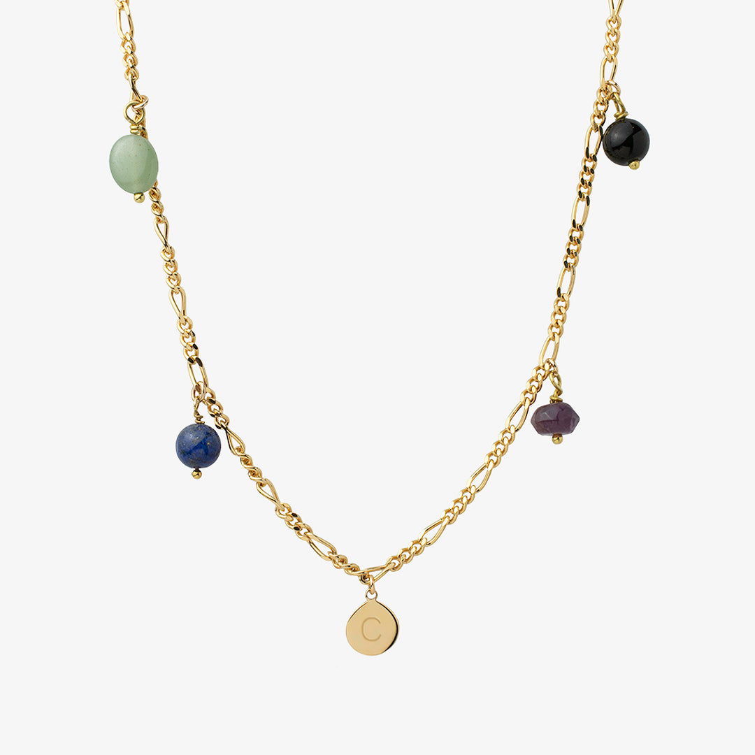 Collar Personalizado con Cadena Figaro, Medalla Pequeña con Baño de Oro y Piedras