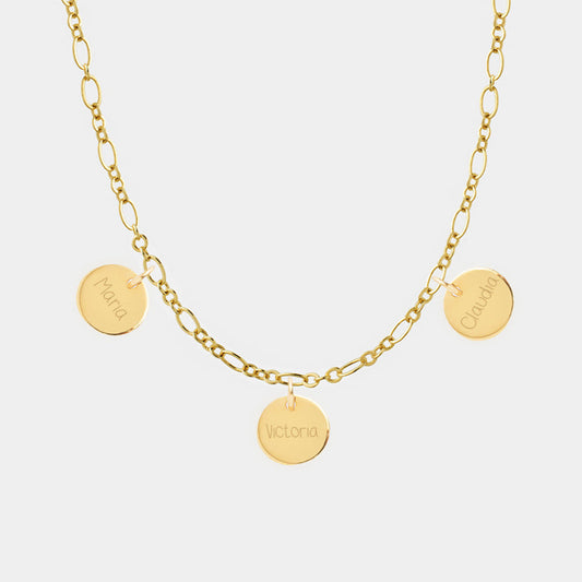 Collar Personalizado con Cadena Alternada Fina con Baño de Oro y Tres Medallas Medianas