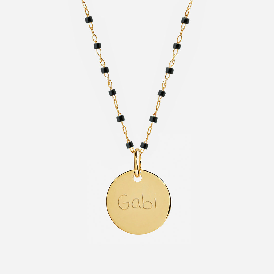 Collar Personalizado con Medalla Mediana y Cadena de Bolitas Negras con Baño de Oro