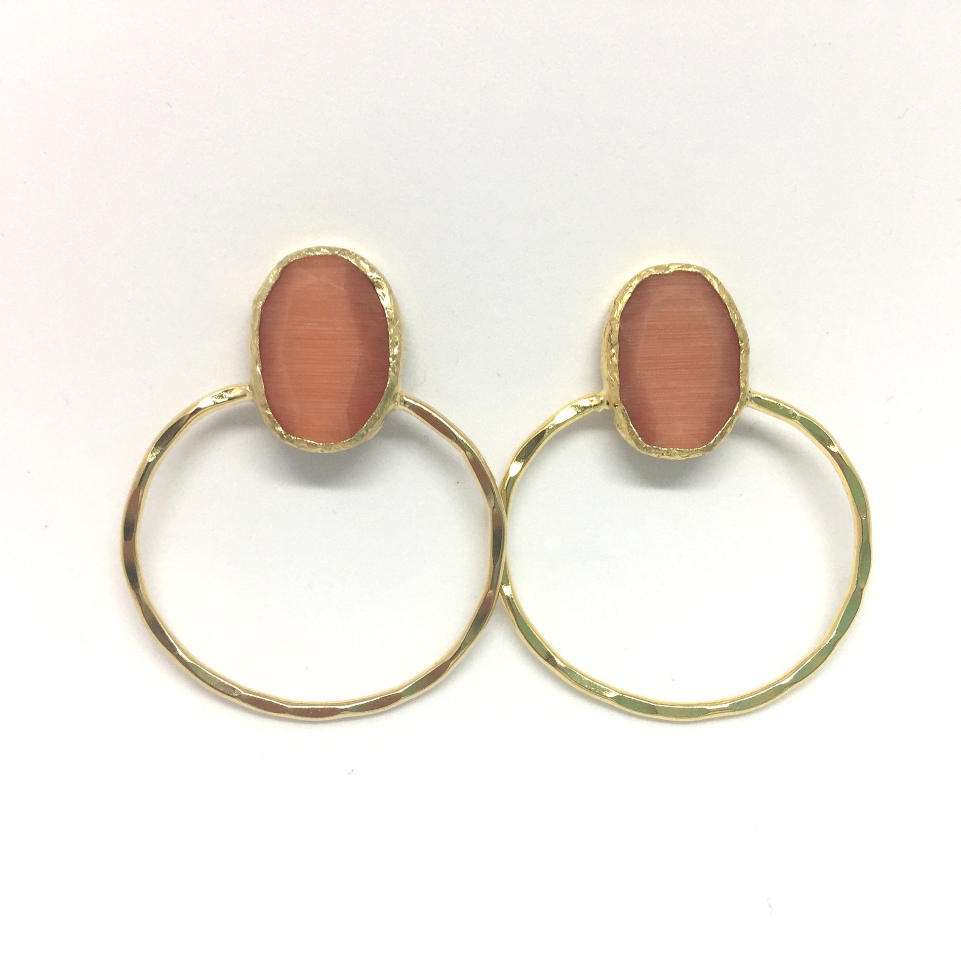 Pendientes fiesta piedra salmón y baño de oro