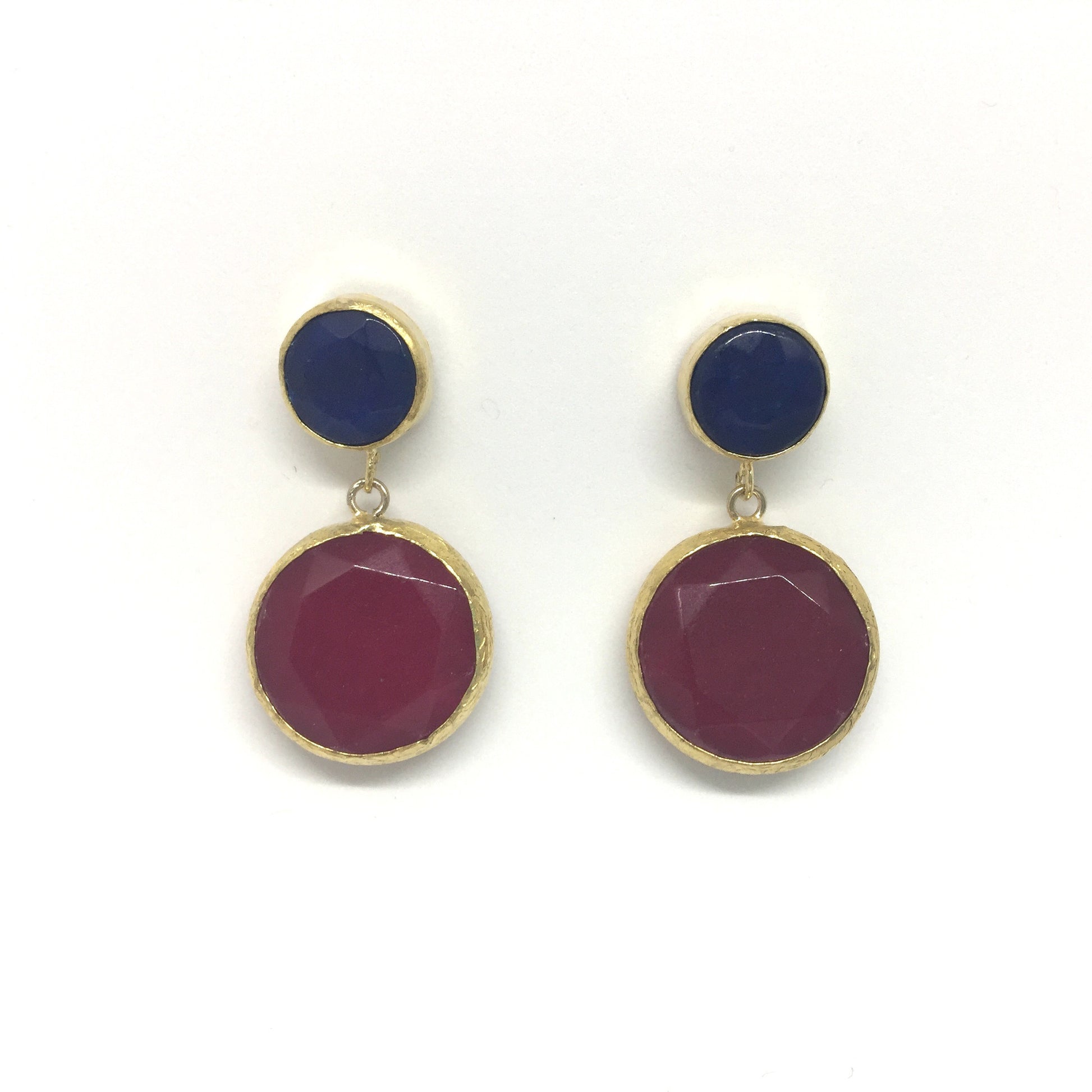 Pendiente dos piedras de colores azul y rosa
