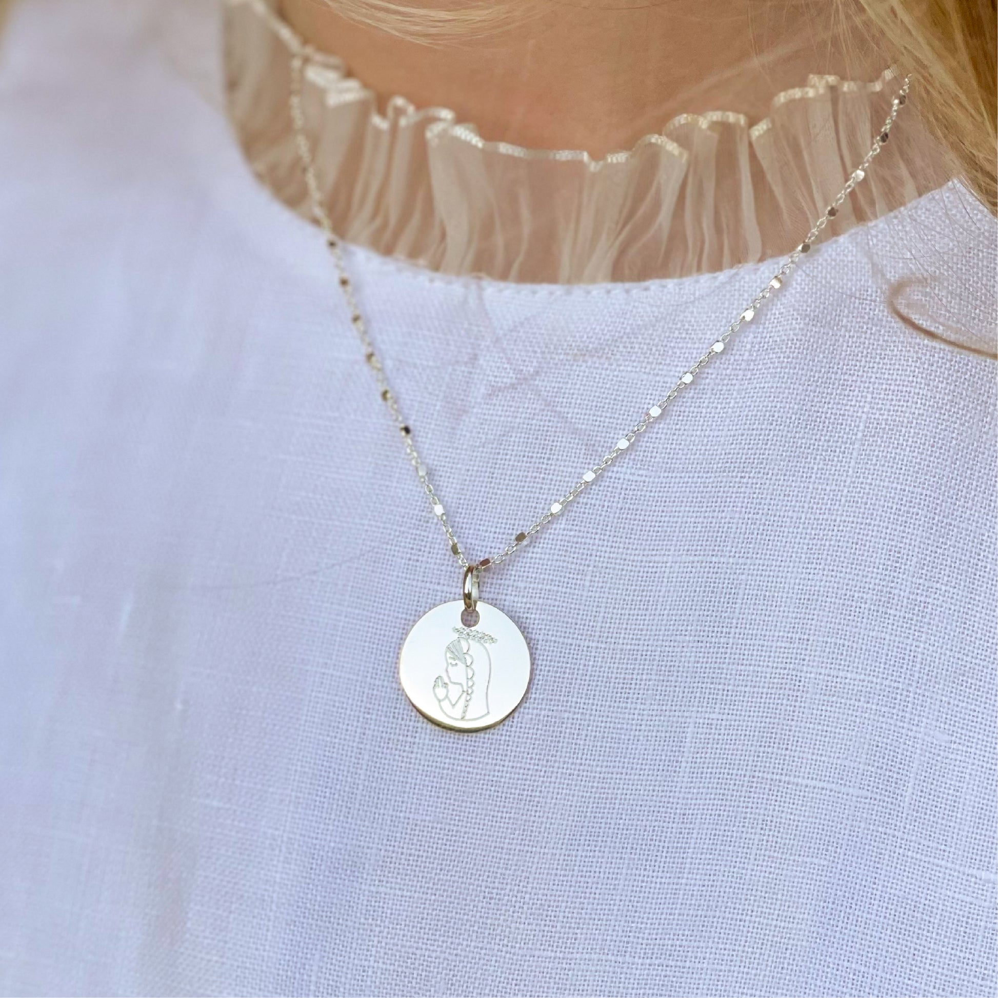 Collar Personalizado de Plata con Cadena de Cubitos y Medalla Virgen Niña